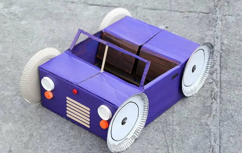 How to make car. Машина из картона. Машинка из картона. Автомобиль из подручных материалов. Машинки из гофрокартона.