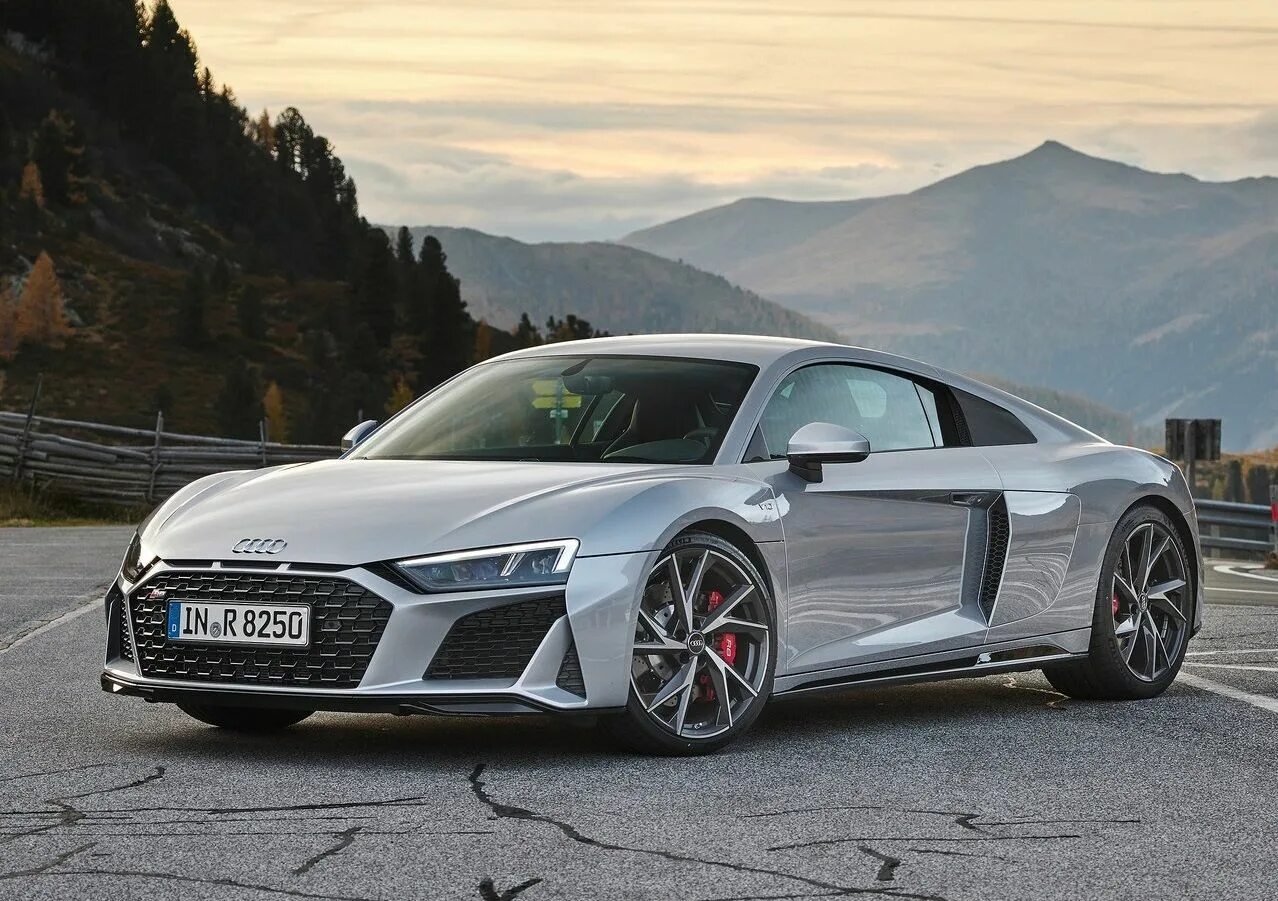 Ауди 2020 купить. Audi r8 v10 2021. Ауди r8 2020. Ауди rs8. Audi r8 v10 Plus 2020.