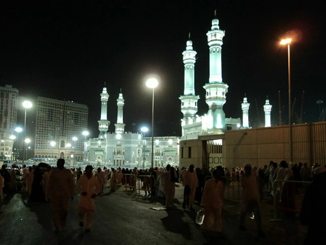 Рамадан в Мекке. Кааба в Мекке. Курбан байрам Мекка. Мечеть Мекка ночью.
