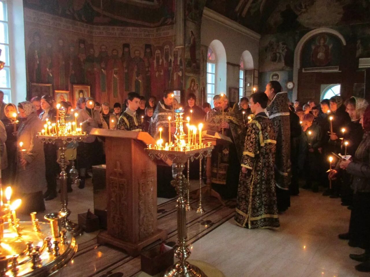 лазаревское служба в храме. храм николая чудотворца в лазаревском. свято лазаревская церковь онега. лазаревское служба в храме. церковь в лазаревском храм рождества пресвятой богородицы.