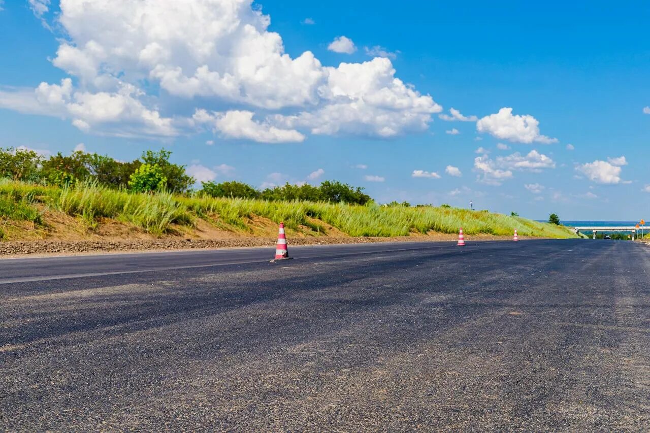 Дорога в луганск. Сватово луганская область дорога. Лисичанск луганск дорога. Луганск дороги. Автомобильная дорога.