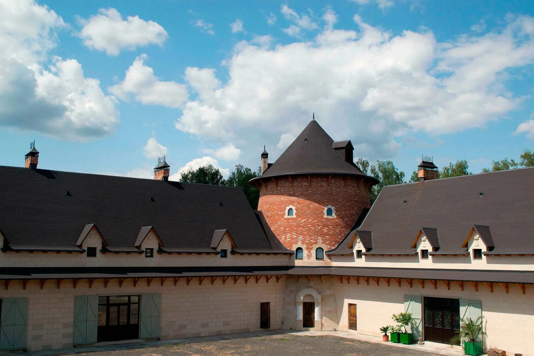 Ферма в озерах. Коломна замок la ferme. La Farm de reve Коломна. Le ferme de reve Коломна. Замок-отель “la ferme de reve”.