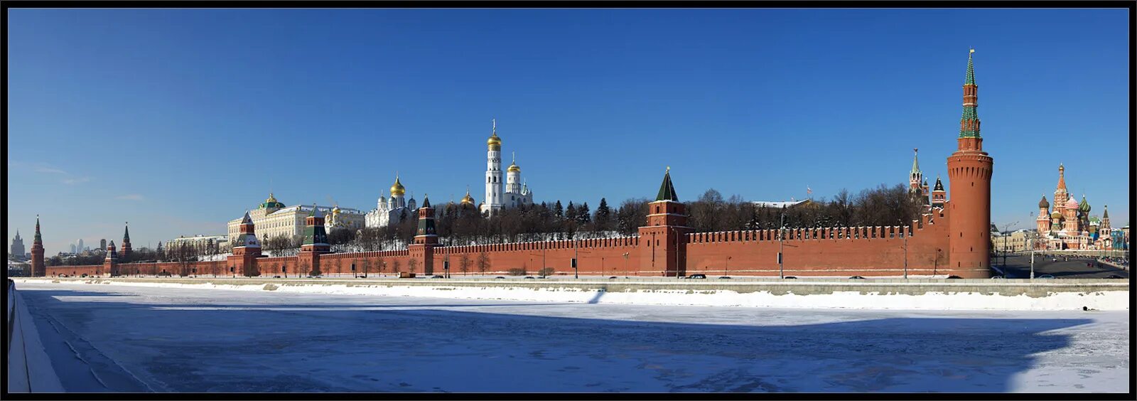 Кремлевская 100. Белый Кремль Москва. Белоснежный Кремль. Белый и красный Московский Кремль. Белая Кремлевская стена.