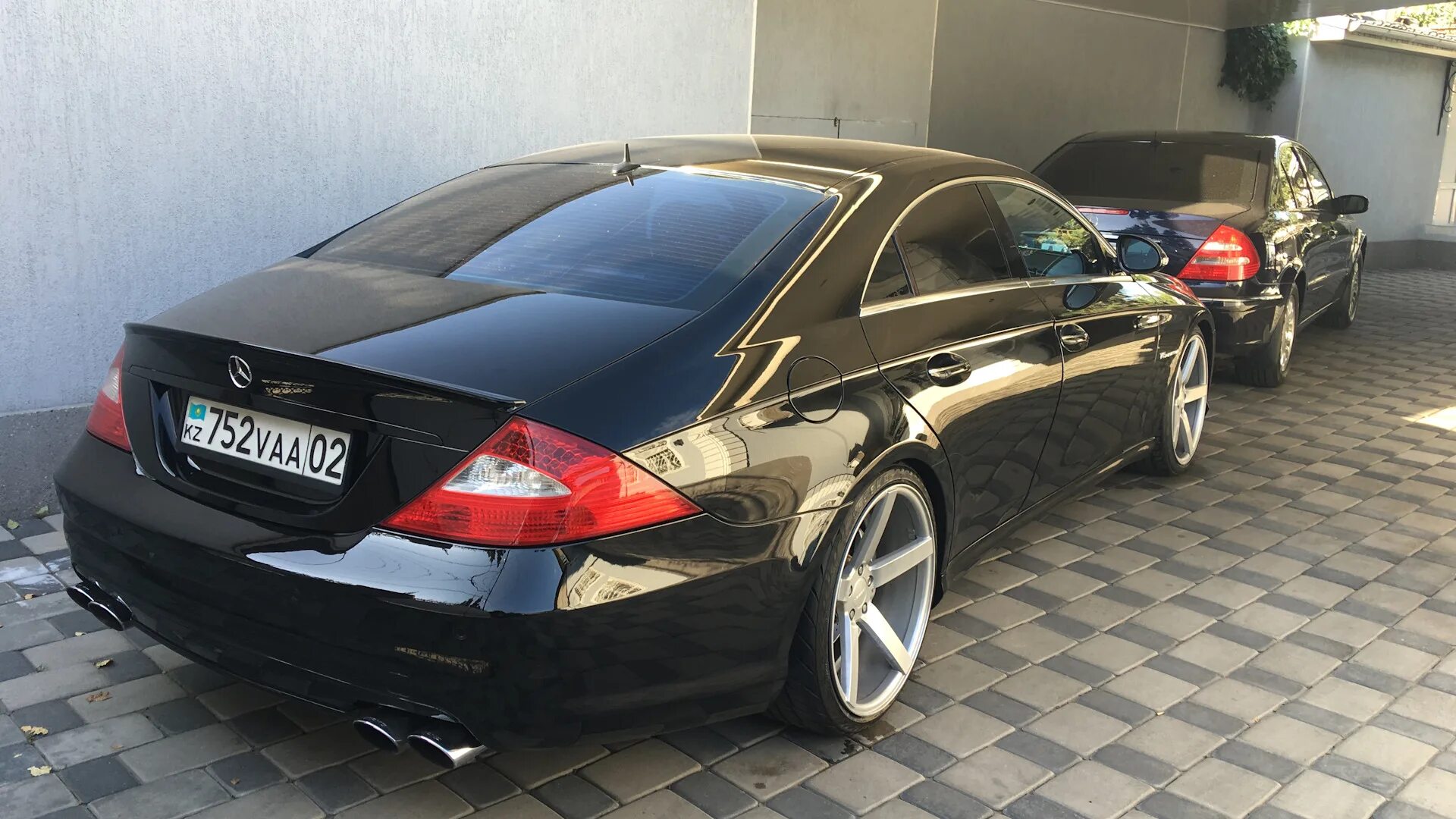 Авито купить мерседес 5 5. Мерседес CLS 55. Мерседес CLS 55 AMG. Mercedes Benz CLS 55 AMG 2006. Мерседес CLS 5.5 AMG 2005.