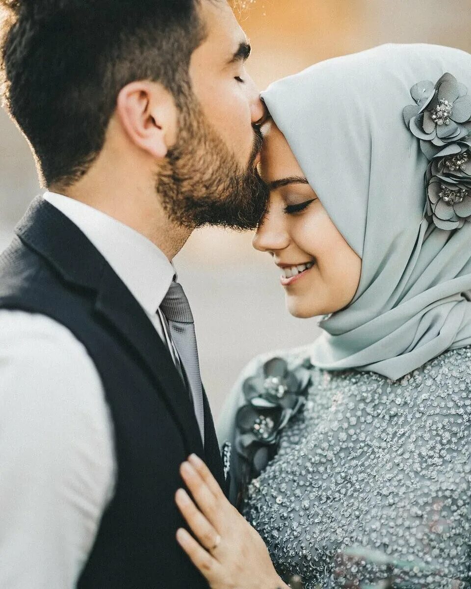 Мусульманские пары. Красивая мусульманская пара. Муж и жена арабские