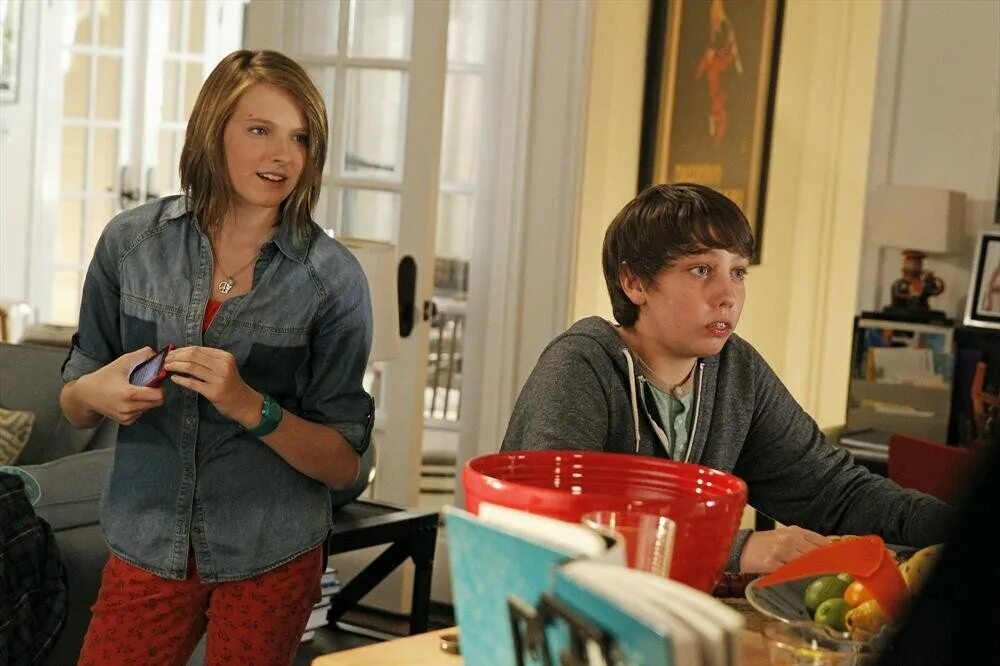 Ревнивая жена прикол. Trophy wife сериал. Третья жена сериал 2013–2014. Третья жена (2013–2014). Почему третья жена.