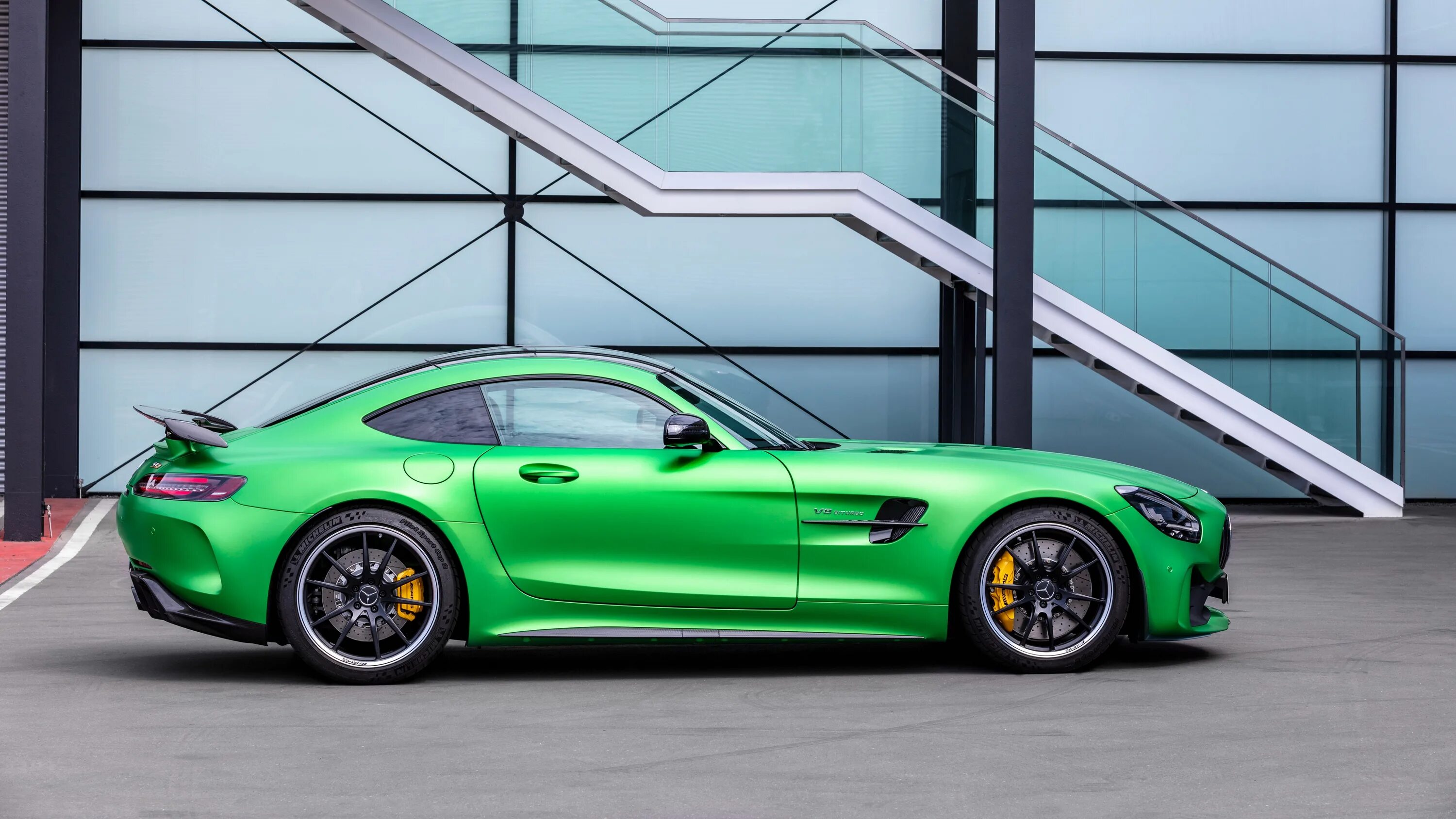 Green gt. Мерседес АМГ ГТР. Мерседес АМГ ГТ 2020. Мерседес GTR AMG 2020. Mercedes Benz GTR AMG 2018.