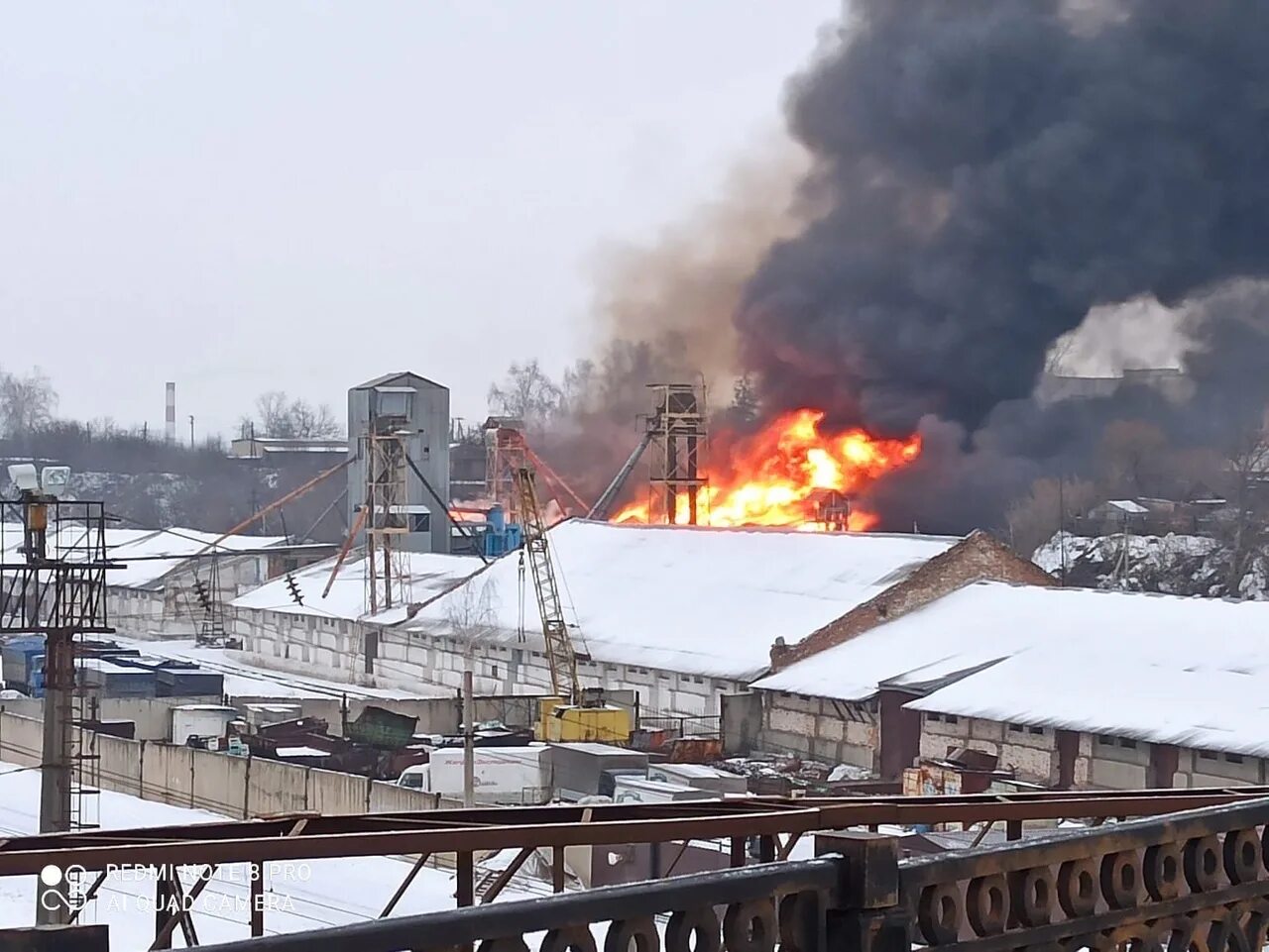 Пожар в Старом Осколе. Пожар в Атлашево. Пожар в Золотореченске. Пожар в районе Царицыно сейчас. Старый оскол новости сегодня взрыв