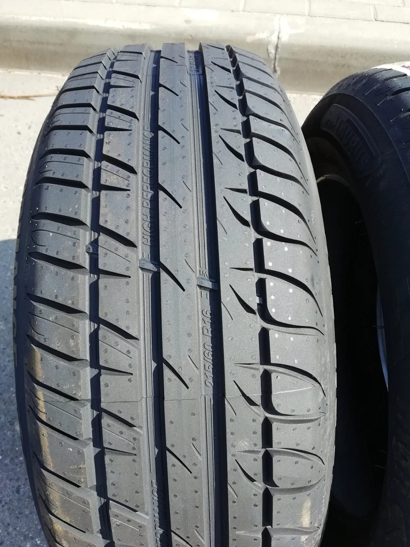 Хай перфоманс. Taurus High Performance 185/65 r15 88h. 195\60\15 А\шина Тигар 88h High Performance. Tigar High Performance 205/60 r16. Tigar UHP 205/60 r15.