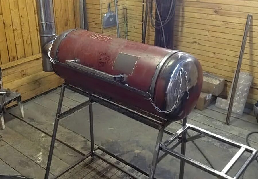 Мангал из газового баллона. Барбекюшница из газового баллона. Миньон из газового баллона. Самоделки из газового баллона. Мангал-коптильня универсальный ш.