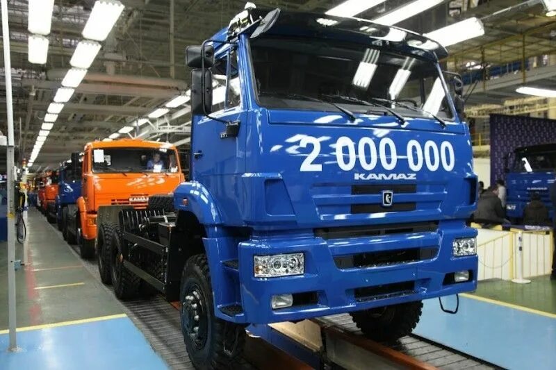 Российские автомобили камаз. Российские автомобили камаз. Российские автомобили камаз. Камаз новый самосвал геркулес. Российские автомобили камаз.