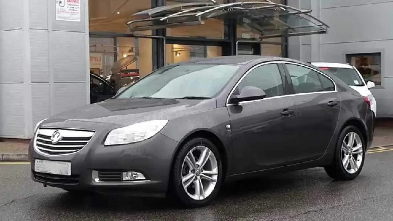 Опель инсигния дизель куплю. Opel Insignia 2010. Opel Insignia 2023. Опель Инсигния серый. Инсигния 2.0 дизель.