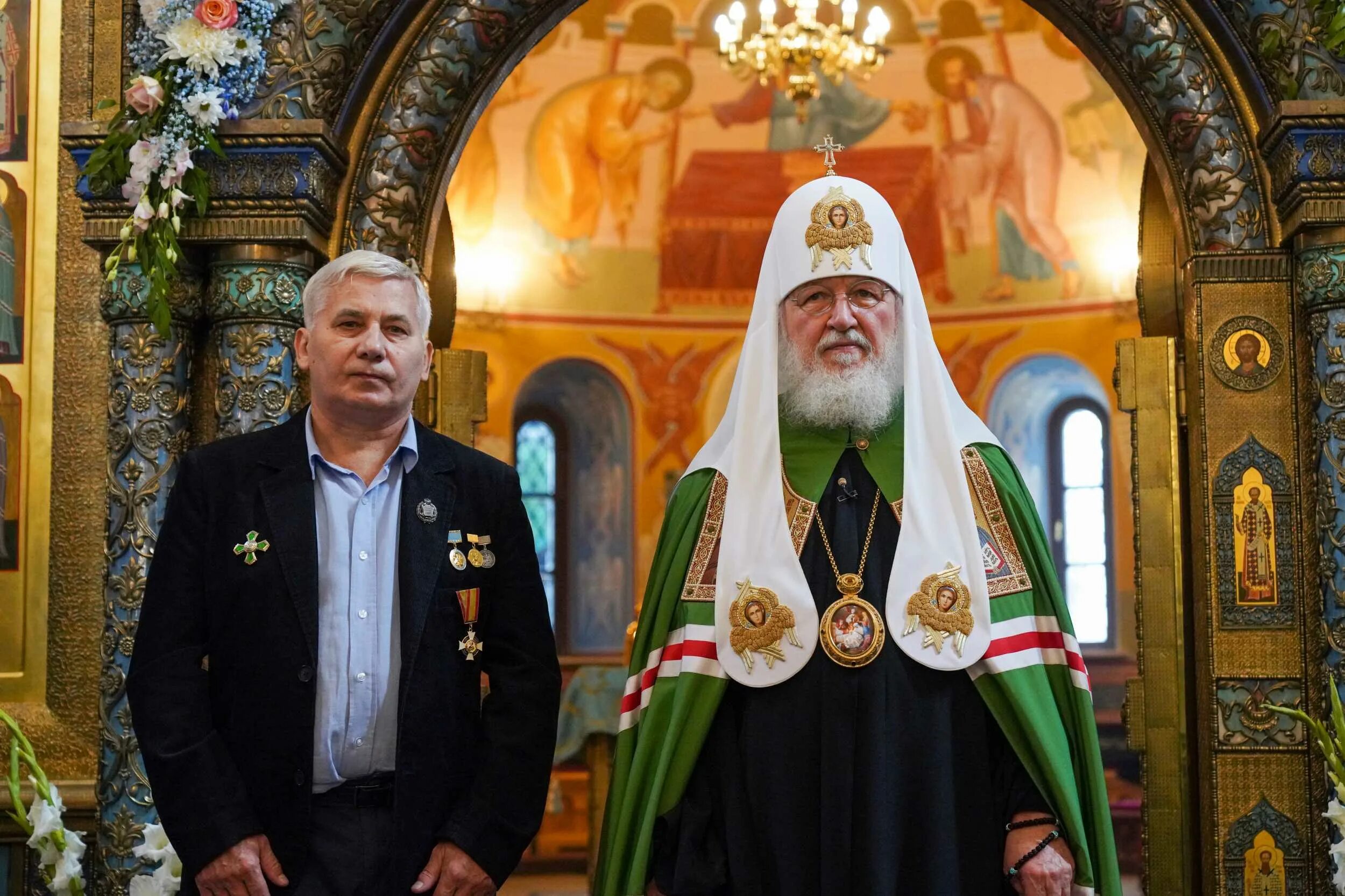 Упал патриарх. Патриарх. патриарх кирилл фото. митрополит глава русской православной церкви. последний святой русской православной.