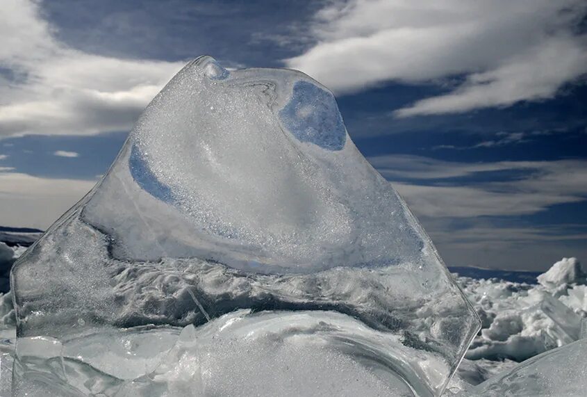 бывать ледяной. озеро байкал ледяные сопки. голубой ледник. ледяной холод. диалан байкал.