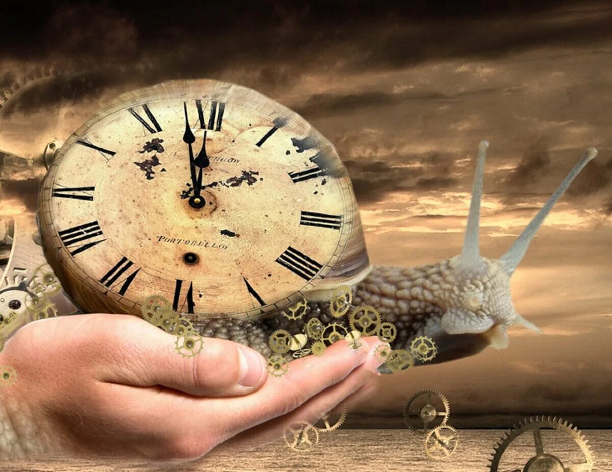 Основное время уходит. Время бежит. Часы бегут. А время уходит. Убегающие часы.