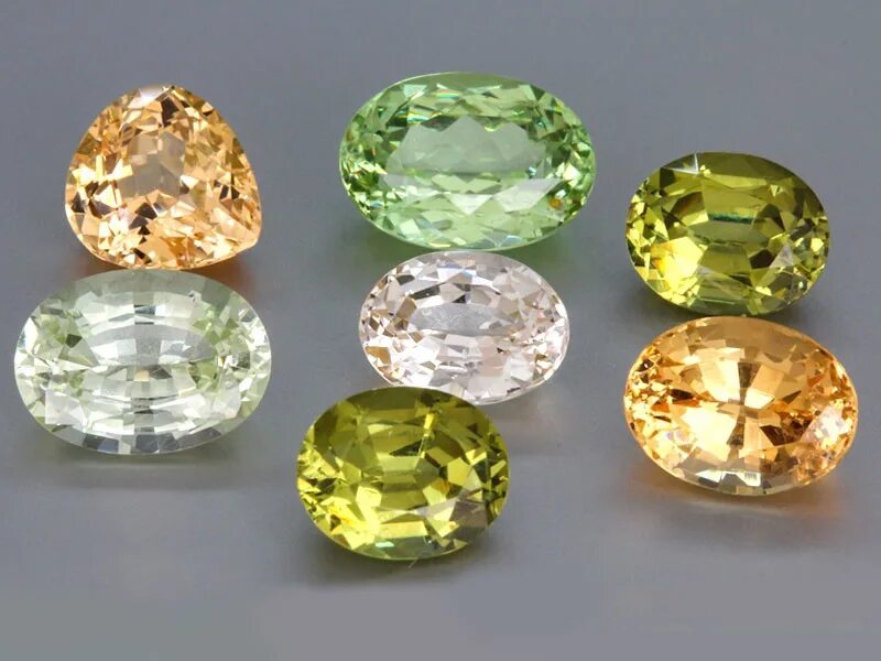 Меланит-андрадитовый гранат мали. Garnet spessartite 42. Зеленый гранат галтовка. Гранат мали. Мали камень.