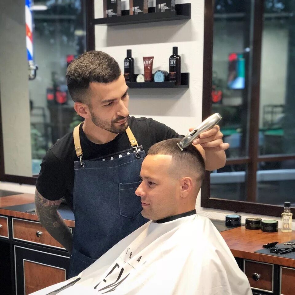 Какие мужские парикмахерские. Барбершоп Трумэн Всеволожск. Trueman Barbershop Всеволожск. Барбершоп Кудрово Ленинградская.