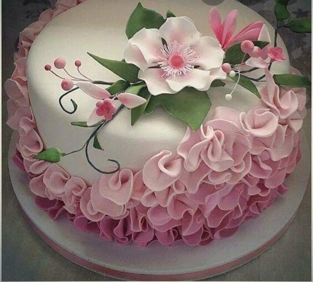 торт кремовый для женщины. юбилейный торт для женщины 60 лет. торт юбилейный. торт на юбилей женщине 55. праздничные юбилейные торты.