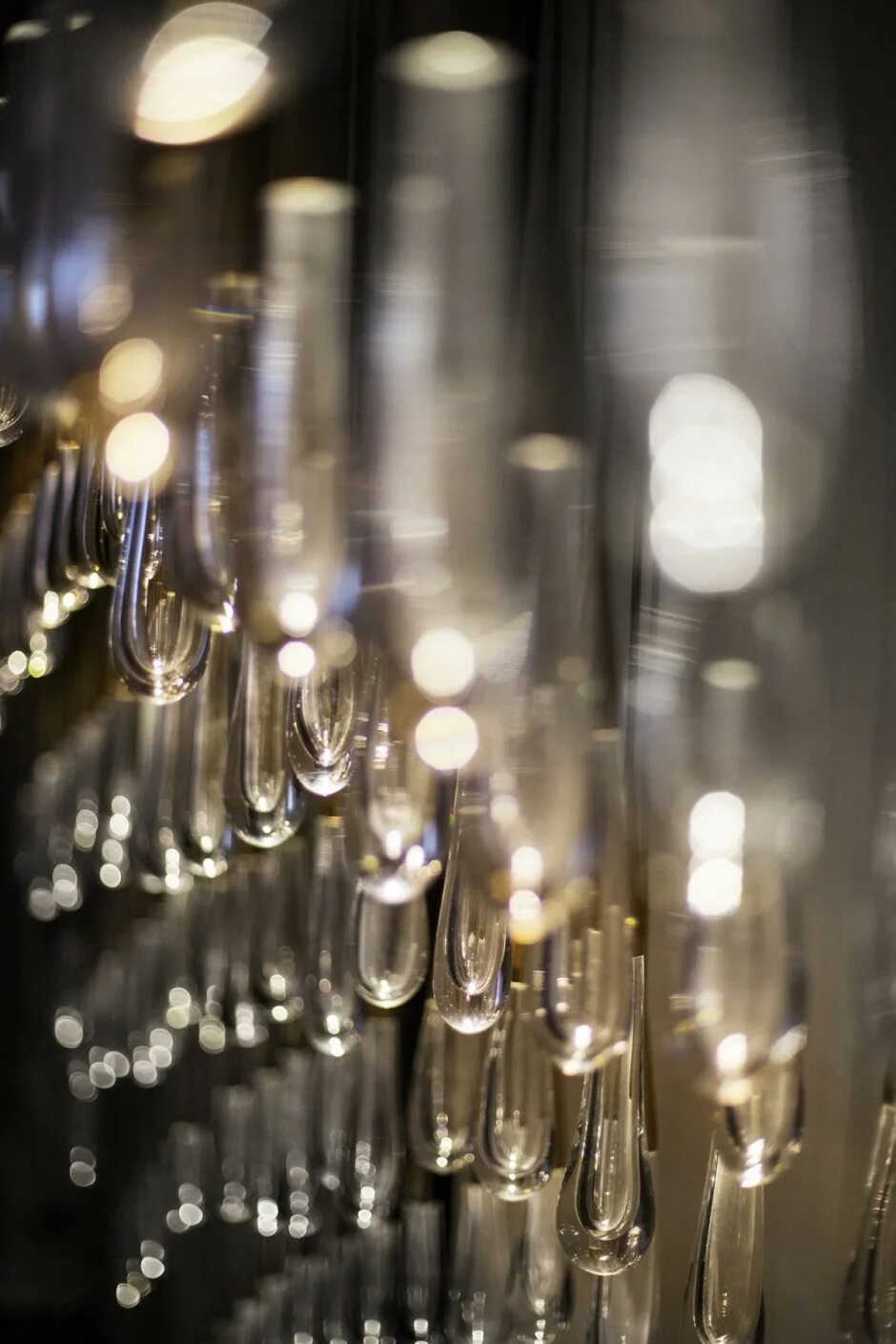 Pouring light. Подвесной светильник pour lights by design haus liberty. люстра design haus liberty. люстра teardrop 3.0 by design haus liberty. светильник капля pour lights design haus liberty.