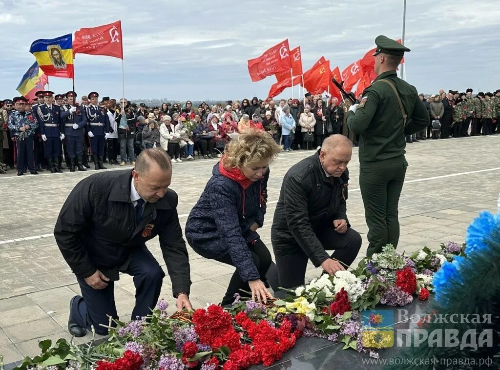 Дела памяти победы. Почтим память героев. Монументы Великой Отечественной войны. Памятники Победы в Великой Отечественной войне. День Великой Победы в Великой Отечественной.