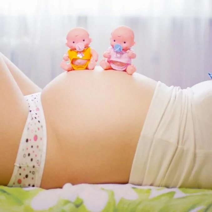 Ребенок в первые месяцы беременности. Беременный живот. Красивые беременные. Живо беременоф.