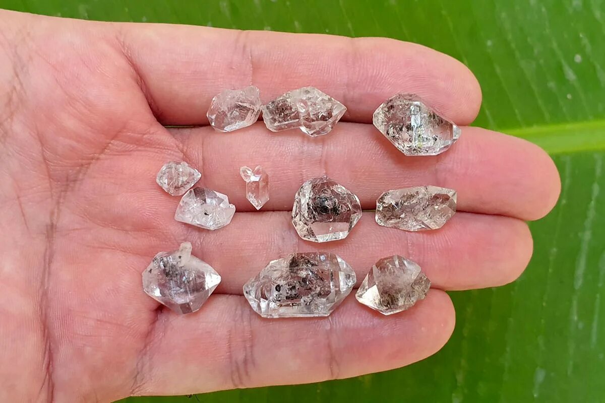 Как выглядит реальный алмаз Here is a diamond in Maxwell with dispersion and all that good stuff....i have a