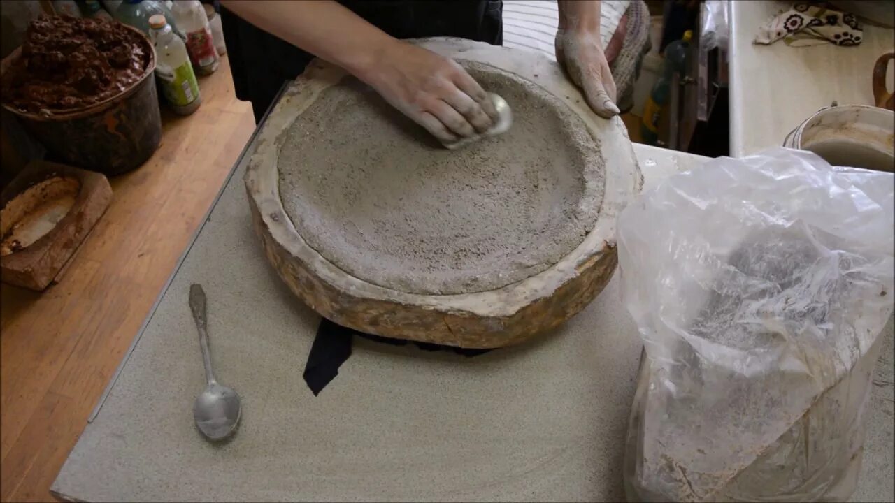 Мастер класс по изготовлению из глины. Изделия из шамотной глины. раковина из шамотной глины. гипсовая форма для керамики. формовка керамики.