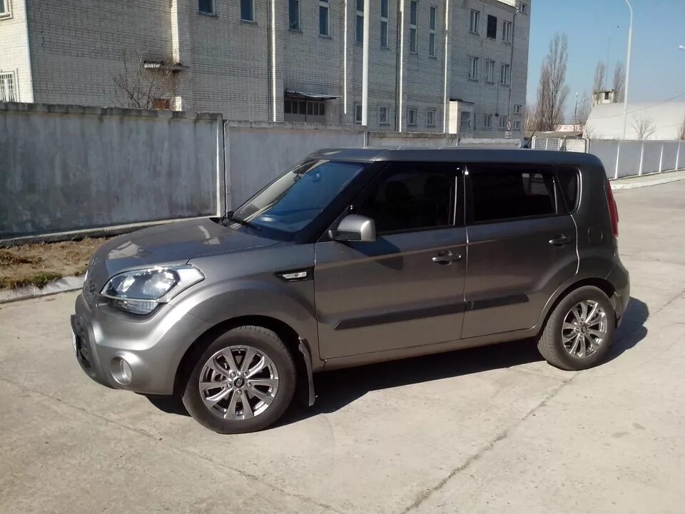 Kia Soul r20. Кия соул на 16 дисках. Диски Киа соул 17. Киа соул колеса r 20. Киа соул 17