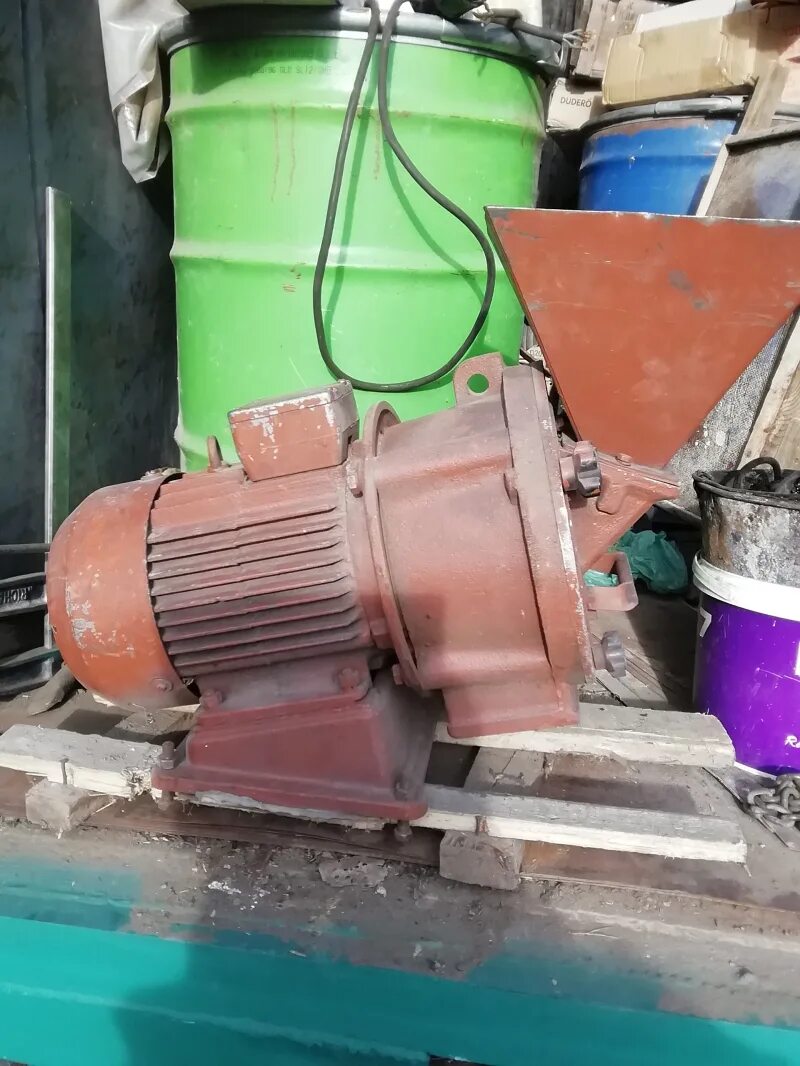 с124. мелотерка со-124а для дробления зерна. со 124. со 124. краскотерка жерновая со-116а.