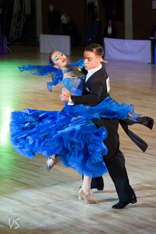 свиридонов евгений бальные танцы. квик степ спортивные бальные танцы. квик степ спортивные бальные танцы. квик степ бальные. квик степ танец.