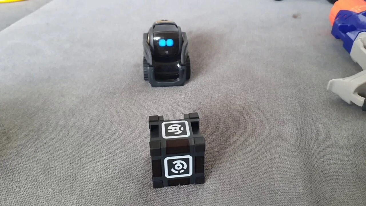 Как козма анки на кубиках поменять батарейку Anki Vector Battery Replacement iFixit Repair Guide