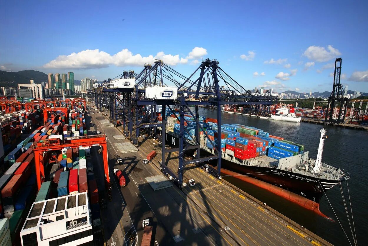 Плохо работает порт. Yantian international container terminals. порт красивый. портовый рабочий. красивые порты.