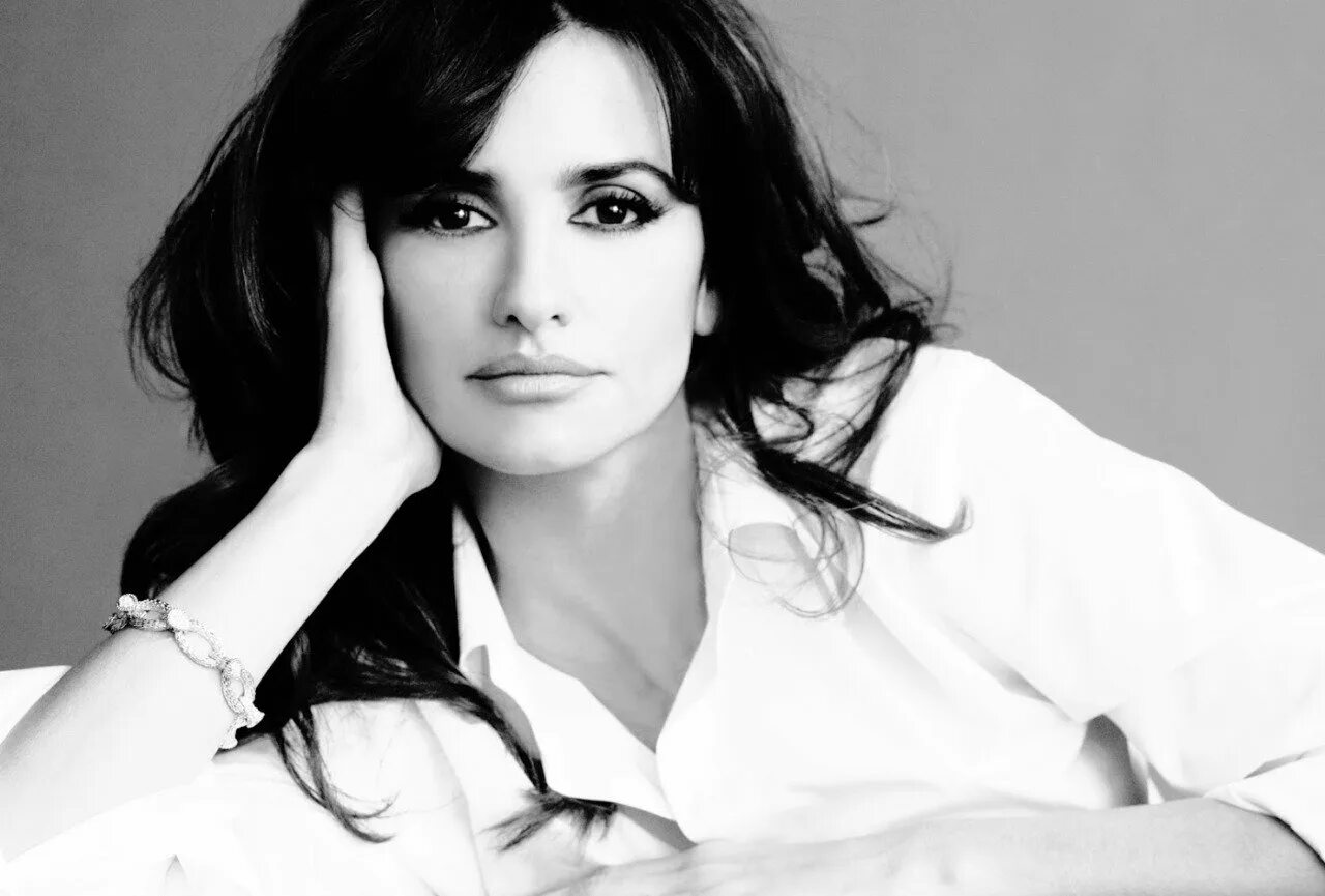 Пенелопа крус молодая. Пенелопакпух в молодости. Пенелопаикрус в молодости. Пенелопа крус. Пенелопа круз в молодости.