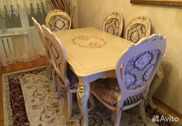 Гойты мебель стулья. Столы и стулья для кухни Чечня. Столы и стулья Гойты. Кухонный стол из Чечни.