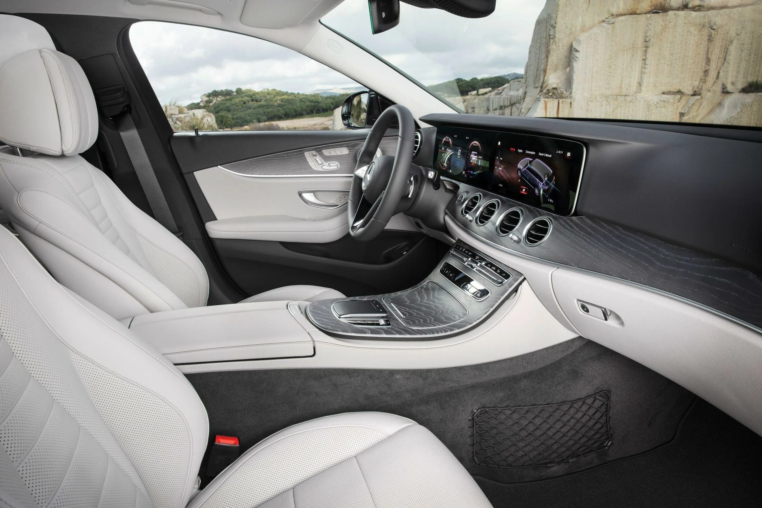 Мерседес е 2025. Новый мерседес-бенц e-класс 2025. mercedes benz e class 2025 салон. mercedes e class 2025 interior. mercedes benz e class w213.