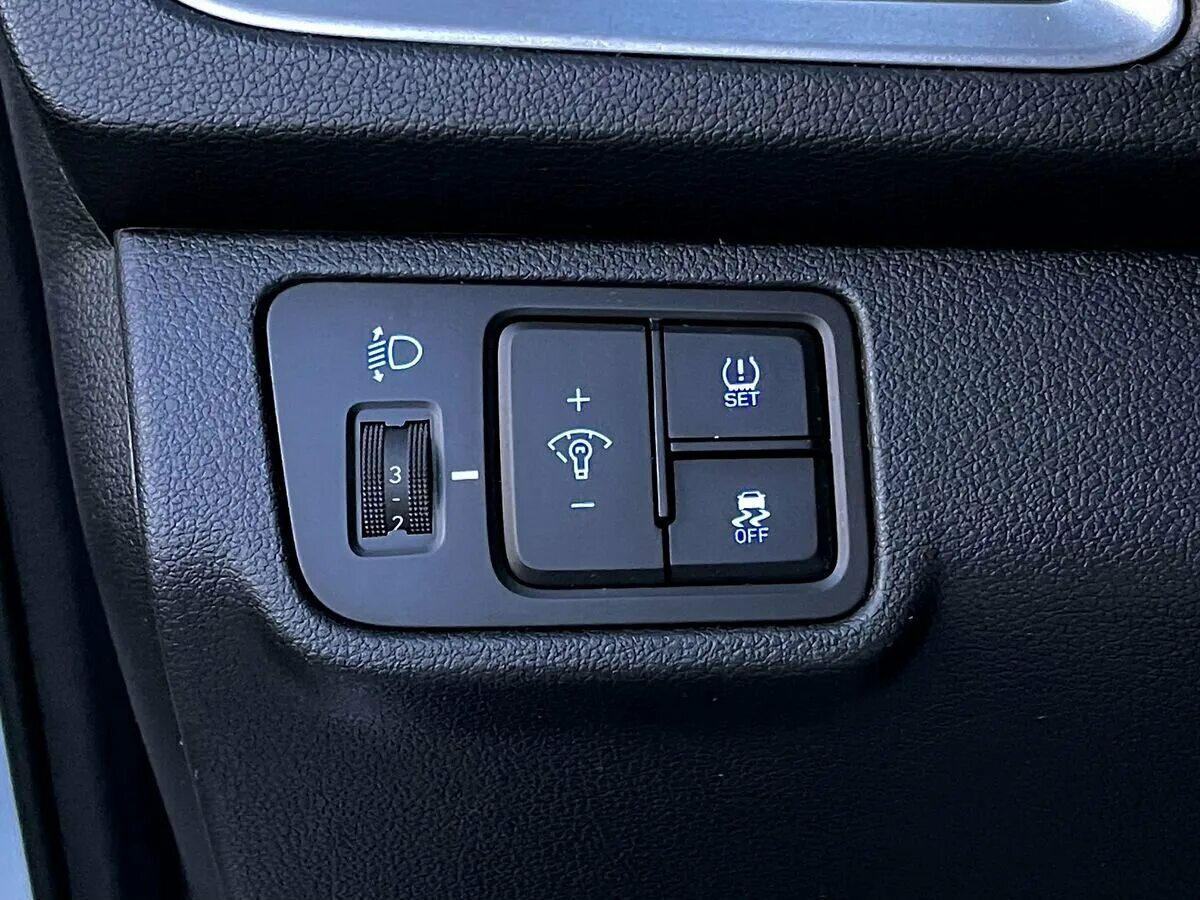 Кнопка set на хендай солярис 2018. Солярис кнопки слева. Кнопка set hyundai solaris 2017. Кнопка парктроника хендай солярис 2. Кнопки солярис.