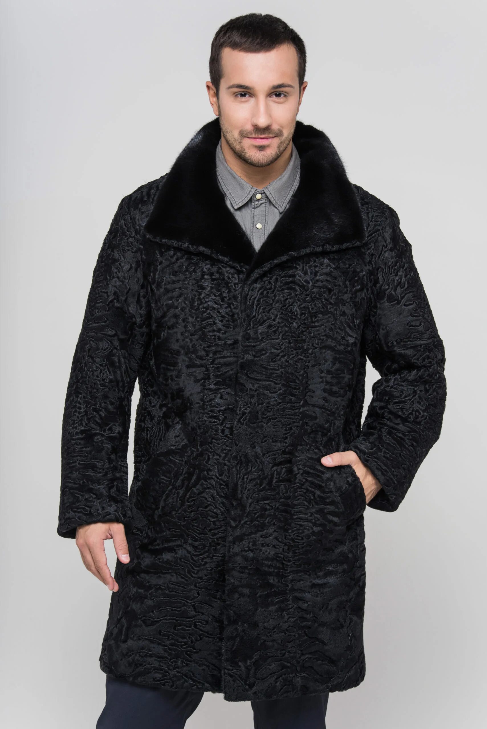 Каракулевая шуба мужская. Мужское пальто из каракуля. Паоло моретти шубы мужские. Мужской каракуль. Мужское пальто с каракулем.