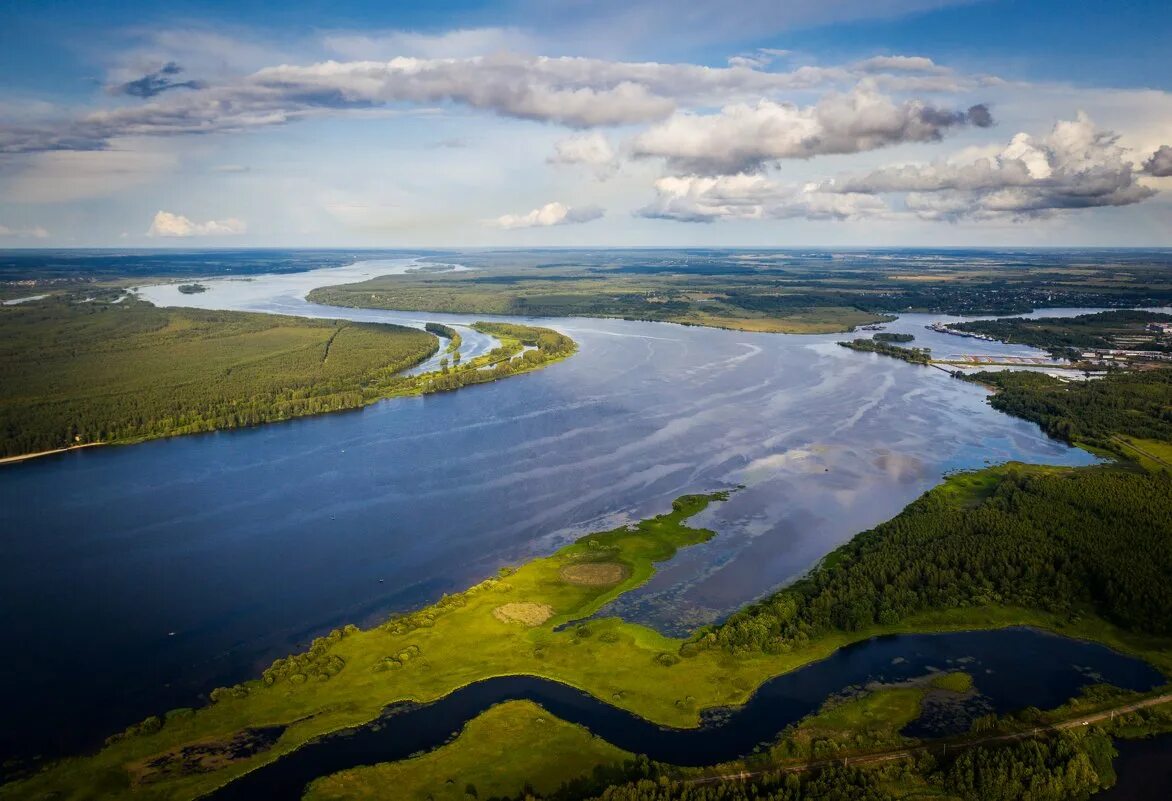 Река восточная двина. Река Северная Двина. Волга и Северная Двина. Устье реки Северная Двина. Северная Двина река фото.