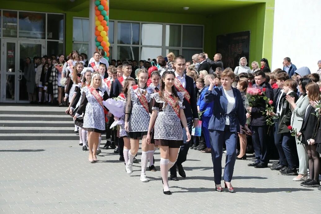 школа 17 владивосток. гимназия-2 балаково выпускной. выпускники школы. выпускники 25 школы. выпускники 25 школы.