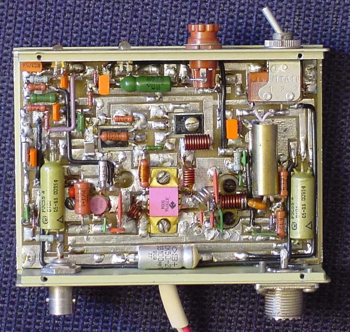 Усилитель мощности радиостанции 27 МГЦ. Усилитель для трансивера 144мгц. УКВ усилитель мощности 144 МГЦ. Си би приемник на 27 МГЦ. Укв 144