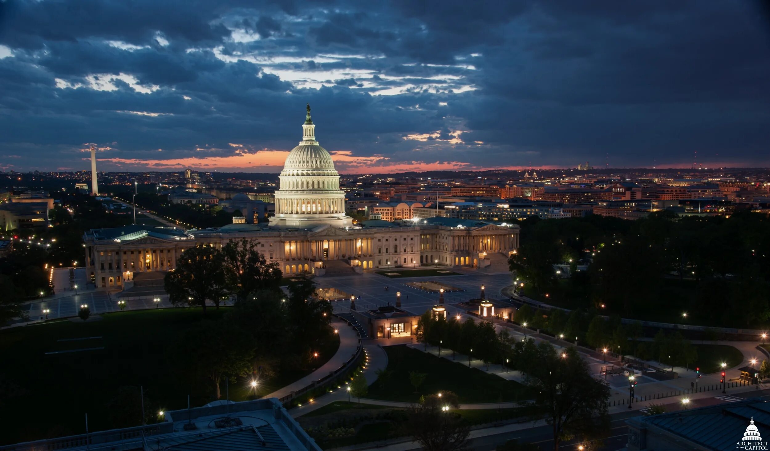 Washington d c is a. Столица США-Вашингтон, округ Колумбия.. Капитолий Вашингтон ночью. Вашингтон ДС штат. Капитолий Вашингтон сверху.