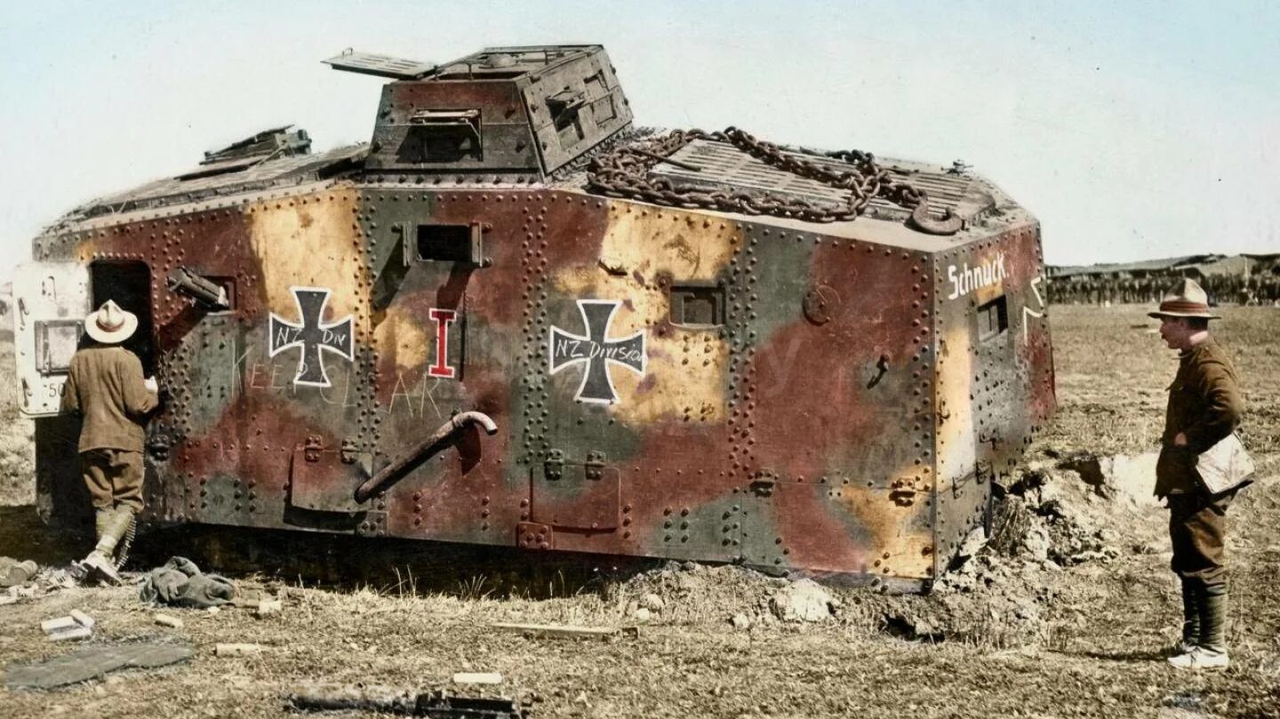 Тяжелый танк a7v Германия 1917. Немецкий танк первой мировой войны a7v. Sturmpanzerwagen a7v танк. Первые танки германии