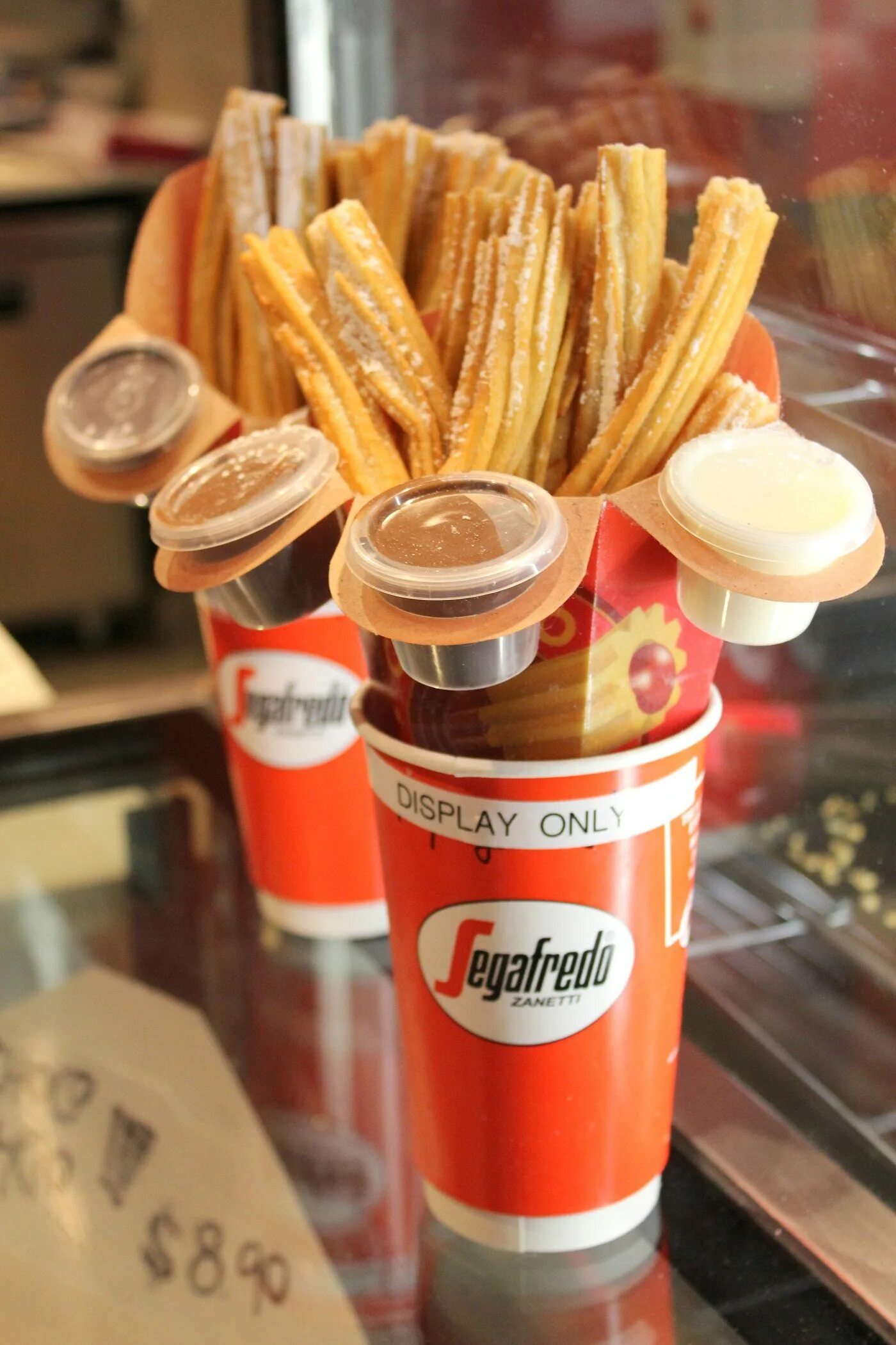 Фаст фуд и сладости. Необычная еда. Гирос фалафель. Необычный фаст. Уличная еда.