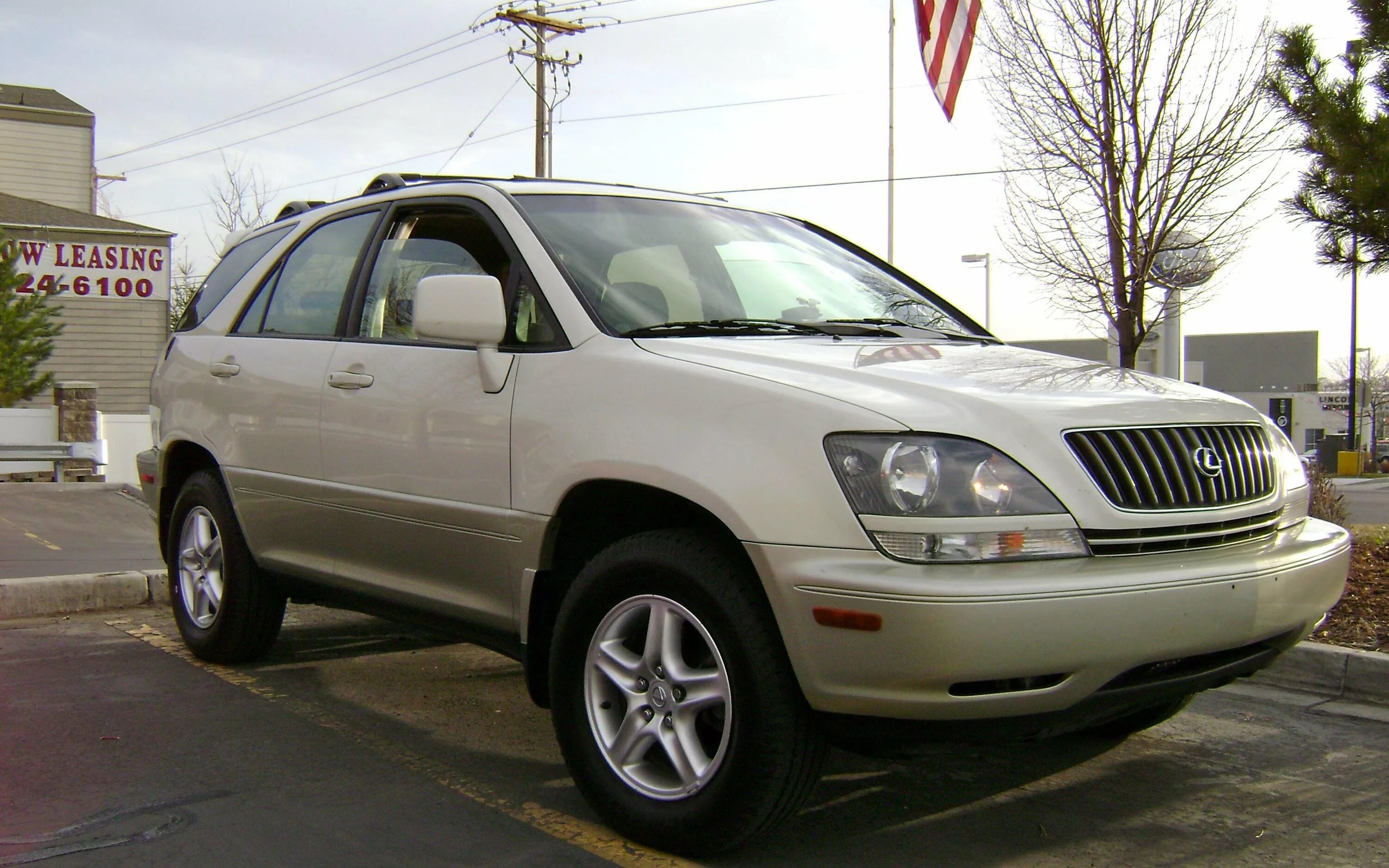 Лексус рх первого поколения. Lexus rx300 1998. Лексус rx300 2000. Лексус 300. Лексус rx300 2000 Рестайлинг.