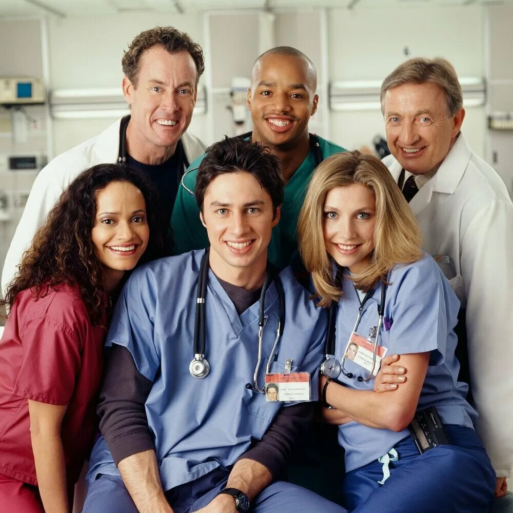 Клиника где есть. Сериал клиника американский. Клиника сериал 2001–2010. Сериал клиника Scrubs. Доктор из сериала клиника.