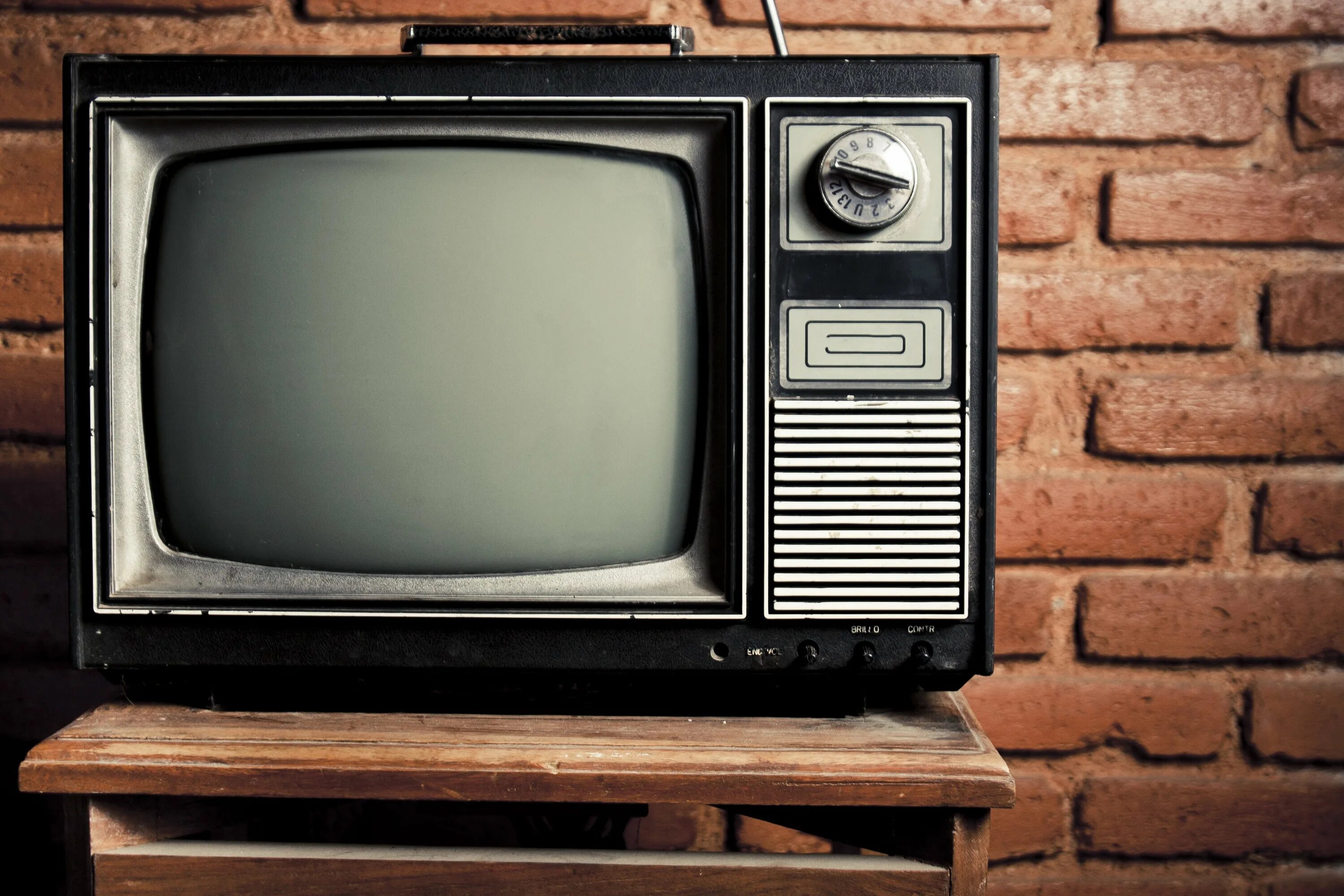 Старый телевизор. Старинный телевизор. Ретро телевизор. Televizo.