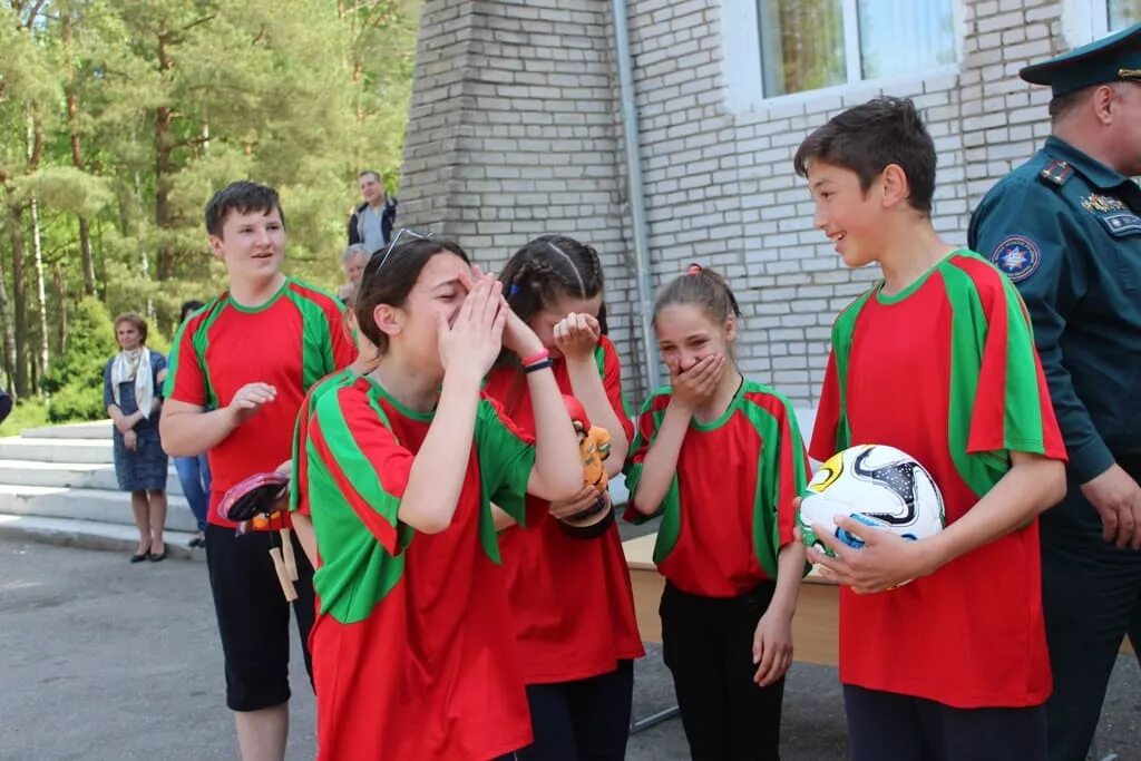 Школа собирает друзей