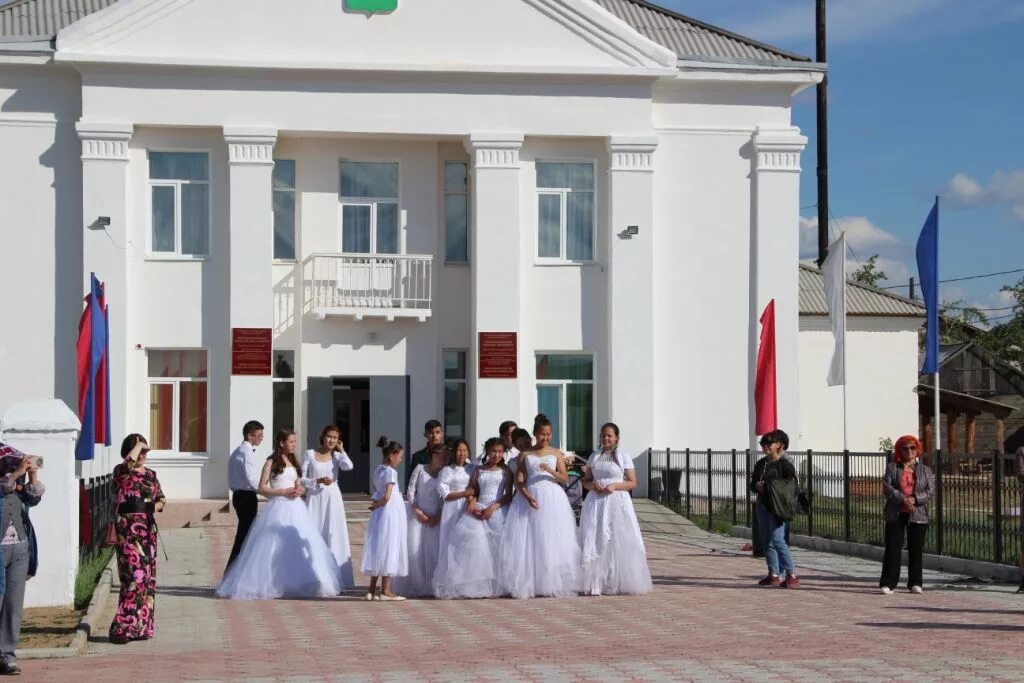 Погода в новоселенгинске. Новоселенгинск Бурятия музей Декабристов. Новоселенгинск Бурятия школа интернат. Арка Новоселенгинск. Школа в Новоселенгинске.