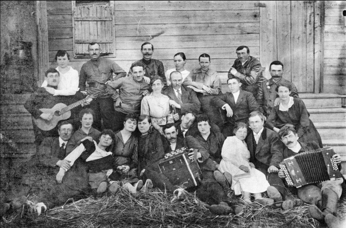 Рабочий посёлок ленобласти. Метро рабочий поселок москва. Сергеевский завод в чапаевске. Юдин из группы дятлова. Сергиевский завод чапаевск.