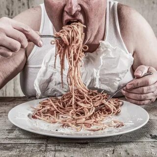Почувствовав зверский аппетит при виде бабушкиных вкусностей